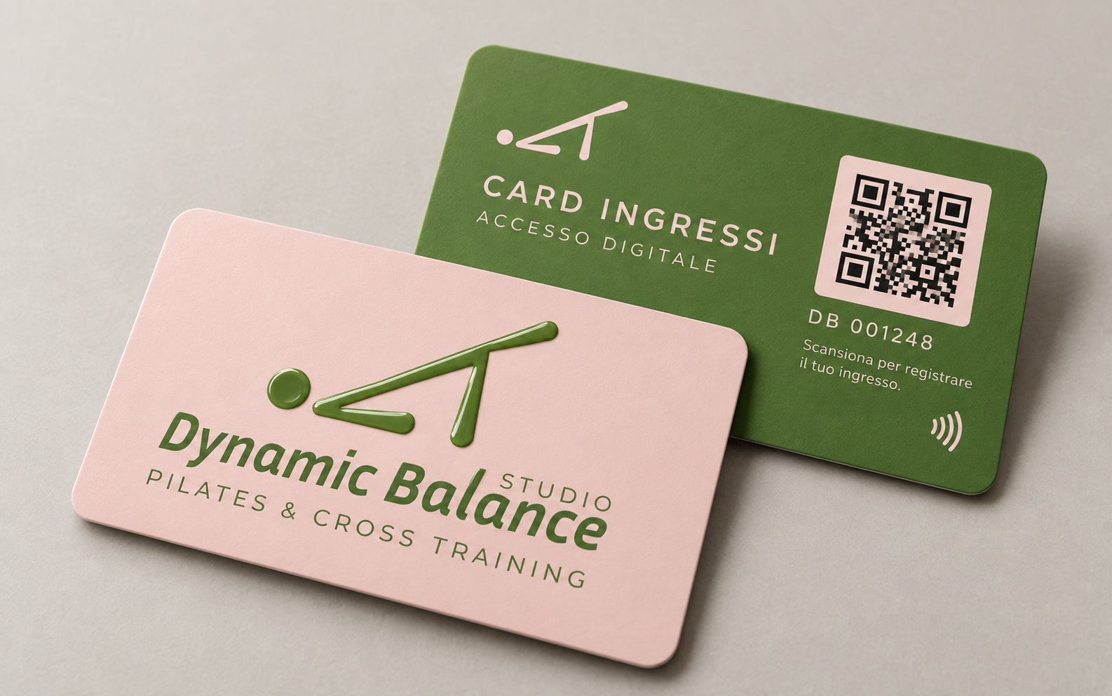 Card ingressi Dynamic Balance con fronte rosa e retro verde